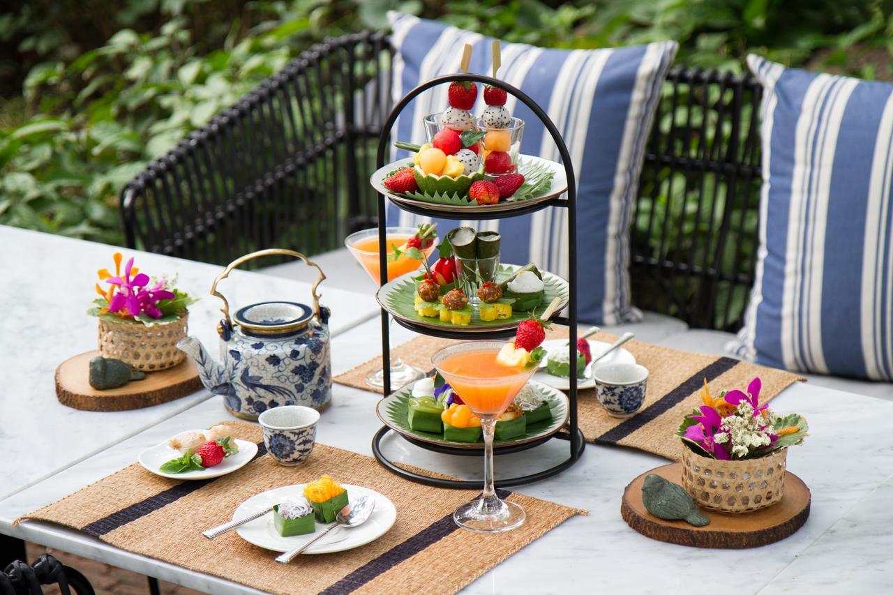 فندق ذا راوييكانلايا بانكوك المظهر الخارجي الصورة Afternoon tea at the Four Seasons Hotel, Bangkok